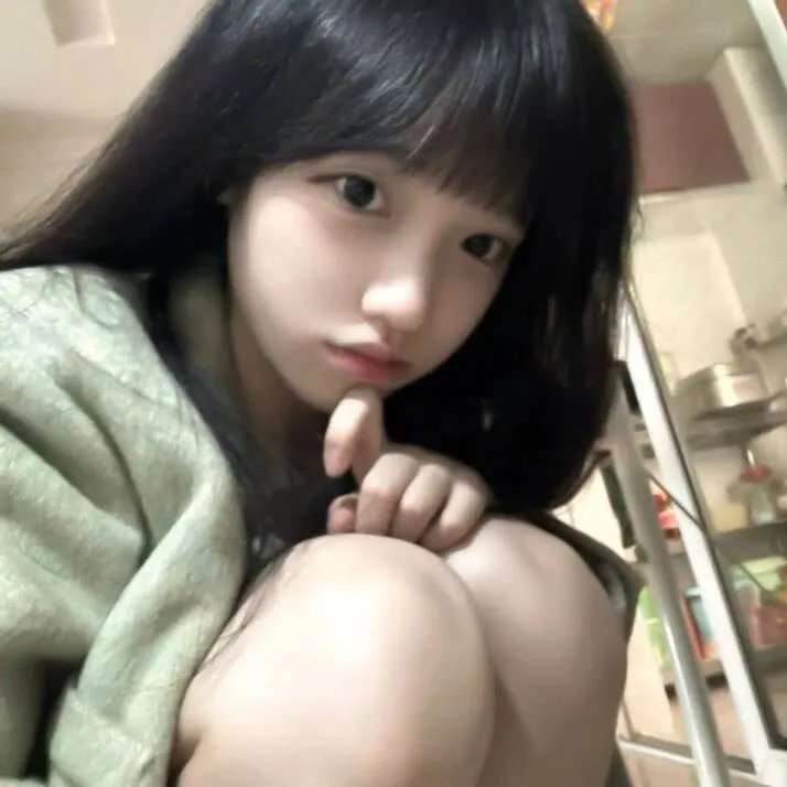 校服的裙摆